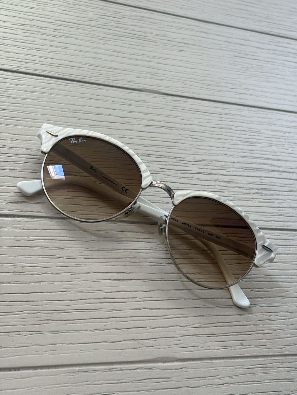 Beautiful Ray-Ban White Frame Sunglasses with Brown Gradient Lenses - Picture 3 of 3